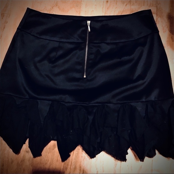 EXPRESS Design Studio Faux Leather Ruffled Mini - Picture 3 of 7